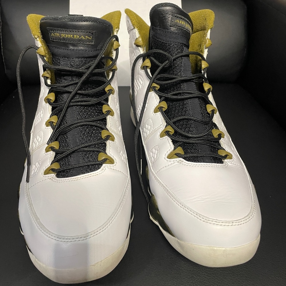 Hard to find Used Good Condition - Jordan 9 Statue Men’s sz 12  # 302370-109